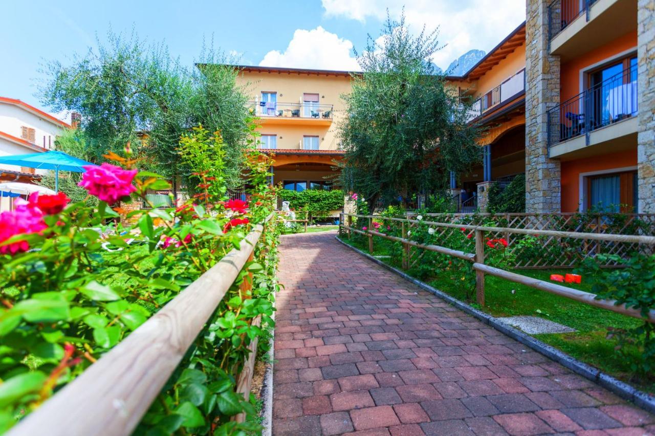 Hotel Villa Isabella Brenzone sul Garda Exterior photo