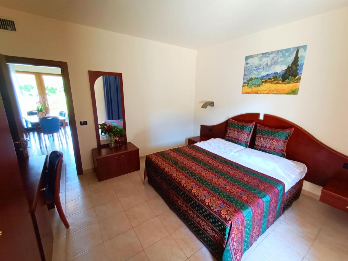 Hotel Villa Isabella Brenzone sul Garda Exterior photo