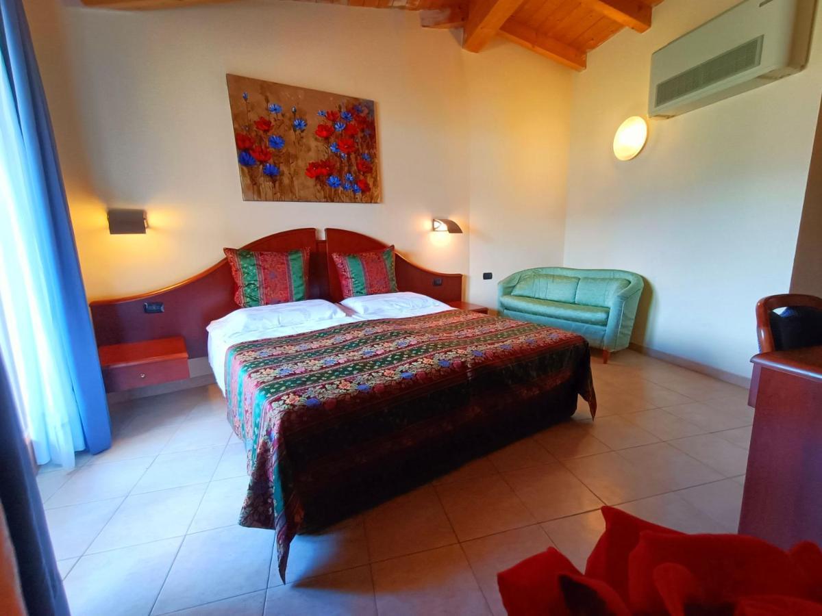 Hotel Villa Isabella Brenzone sul Garda Exterior photo