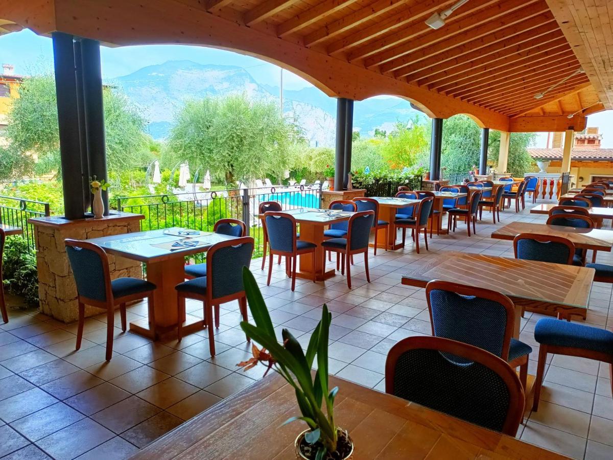 Hotel Villa Isabella Brenzone sul Garda Exterior photo