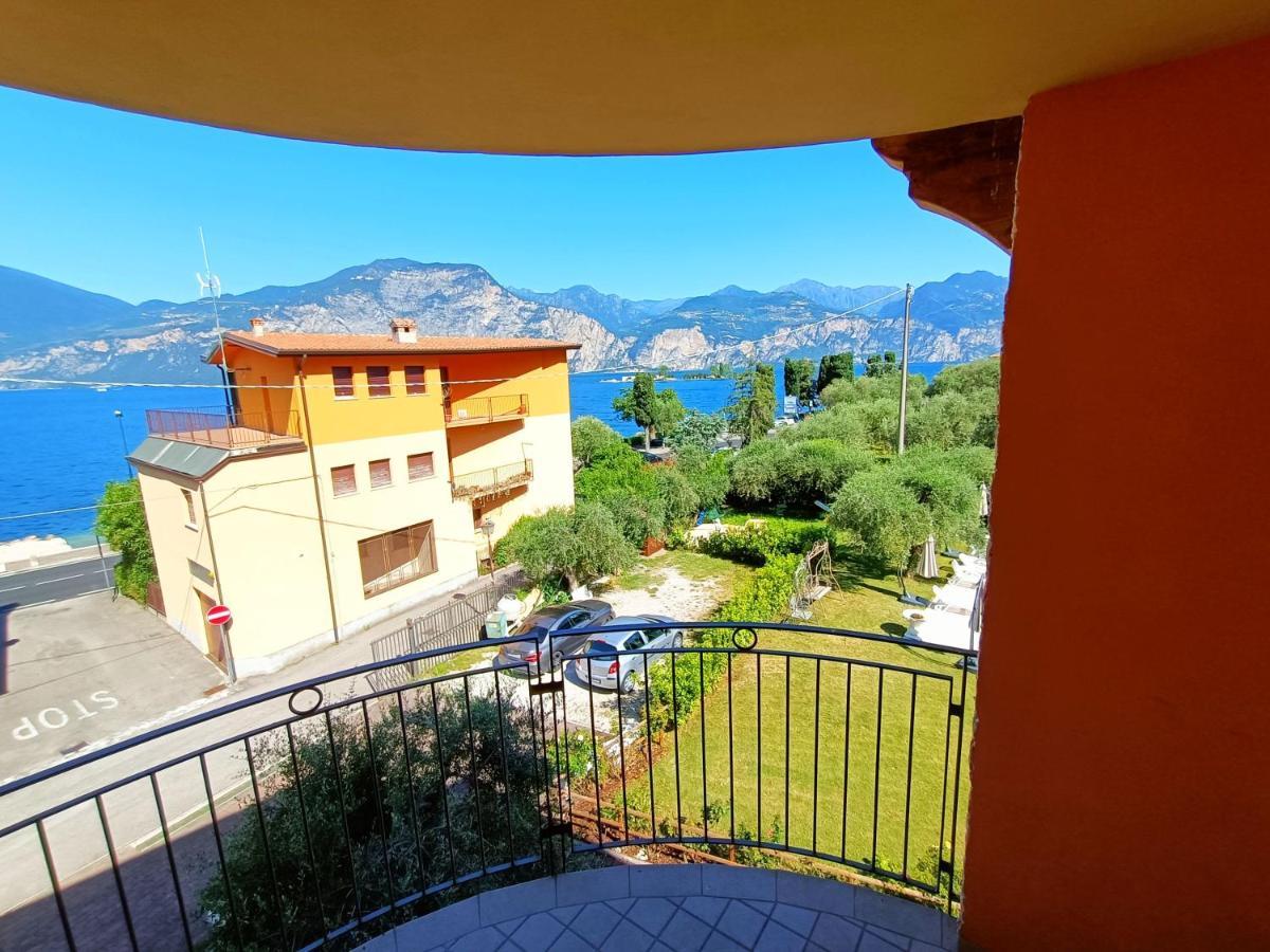 Hotel Villa Isabella Brenzone sul Garda Exterior photo