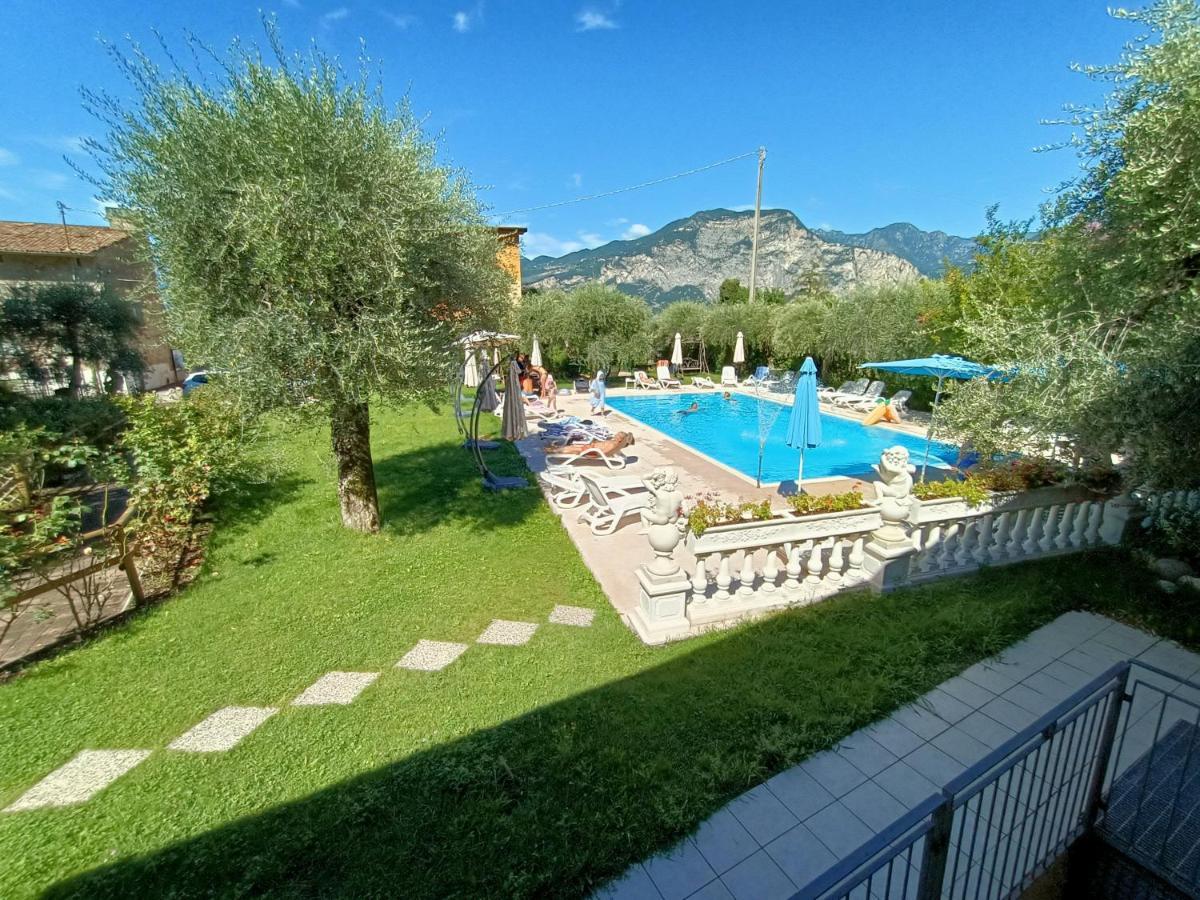 Hotel Villa Isabella Brenzone sul Garda Exterior photo