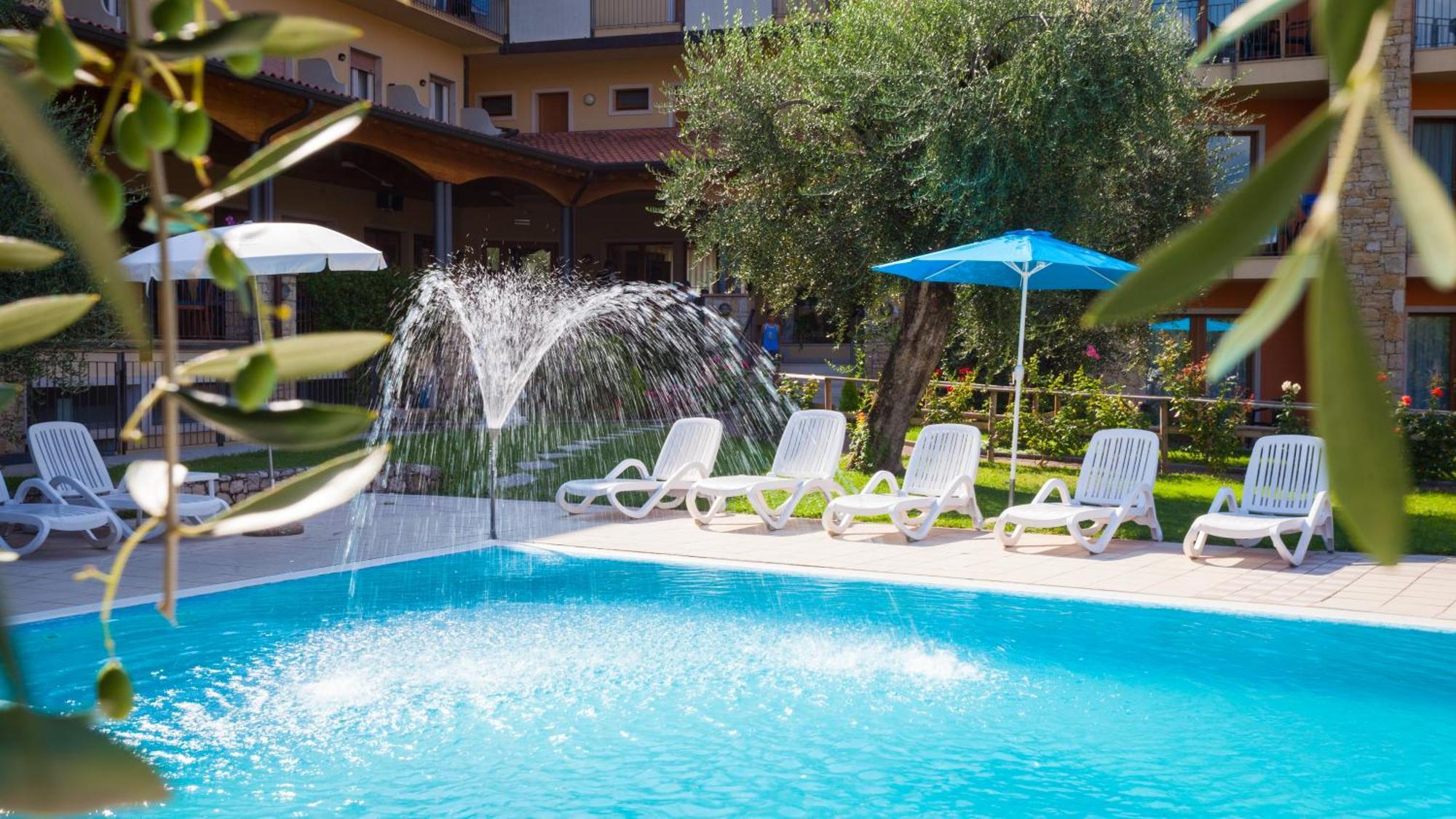 Hotel Villa Isabella Brenzone sul Garda Exterior photo