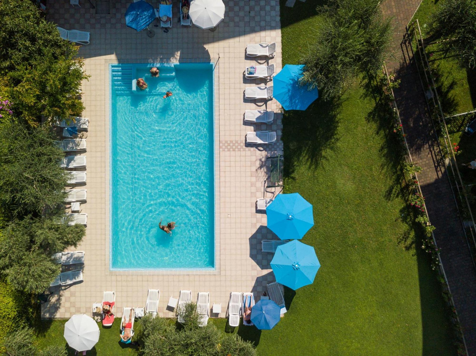 Hotel Villa Isabella Brenzone sul Garda Exterior photo